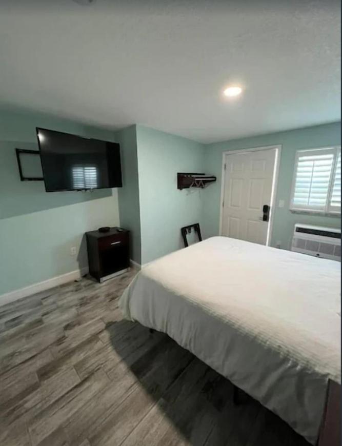 Atlantic Shores Motel デイトナ・ビーチ・ショアーズ エクステリア 写真